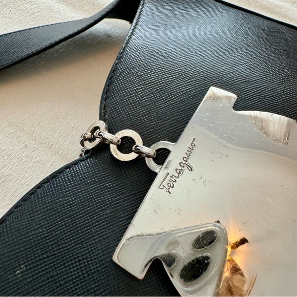 SALVATORE FERRAGAMO (100% Authentic) - Saffiano Leather Chain-Link Shoulder Bag - Picture 10 of 16